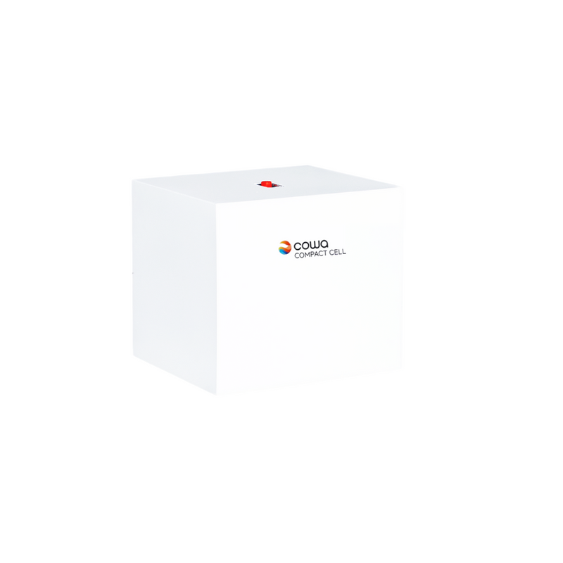 ALT="Cowa COMPACT Cube 58 kubusvormige thermische buffer van ca. 58 liter (≈11 kWh) met dubbele warmtewisselaar – compact en energie-efficiënt warmteopslagsysteem voor warmtepompen"
